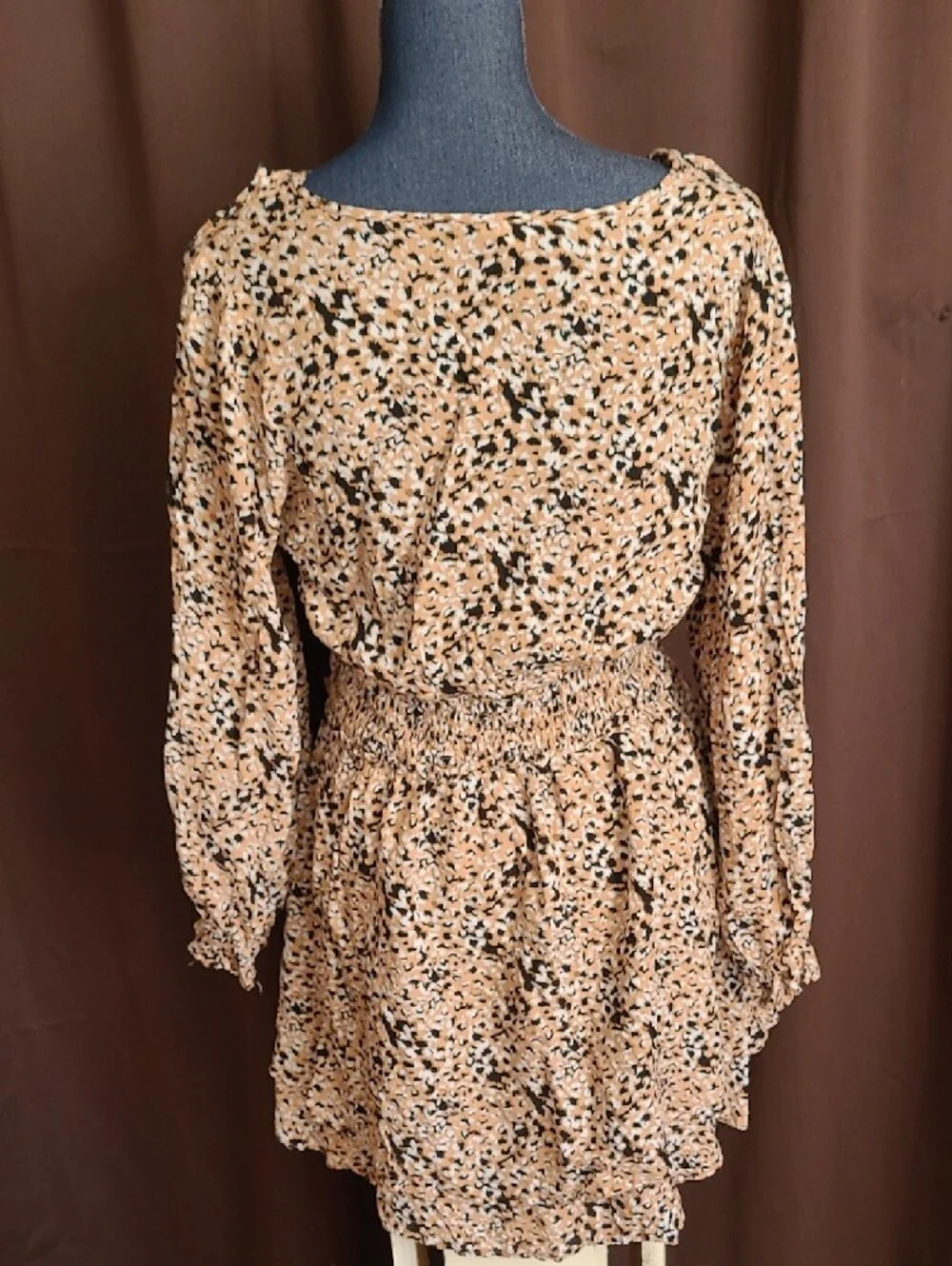 JODIFL Beige/Black/White Smocked Waist V-Neck Long Sleeve Dress - Picture 6 of 9